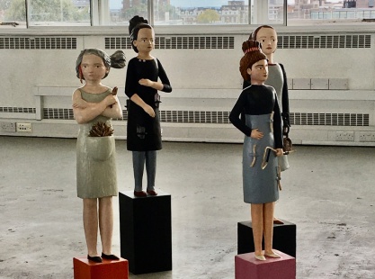 Installation of figures 
